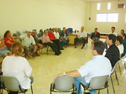 Prefeitura e feirantes estabelecem normas de conduta na Feira Livre