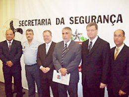 Segurança: Hugo e Joaquim entregam pedidos a secretário estadual