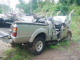 Colisão entre carreta e caminhonete mata biriguienses