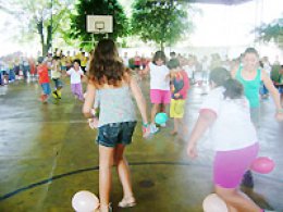 Emef Casa da Amizade comemora 44 anos com gincana e feira do livro