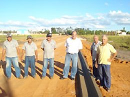 Obras executa guias e sarjetas no Residencial Santa Leonor