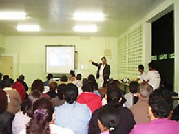 Alunos do EJA assistem palestra sobre Sexualidade