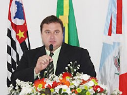 Veículos: Nardão questiona terceirização e tarifa para vistoria