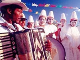 Grupos do Nordeste se apresentam na Festa do Folclore
