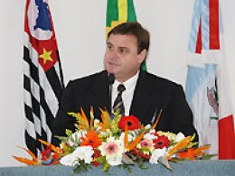 Santa Cruz: Nardão Sacomani pede novos sanitários para a necrópole