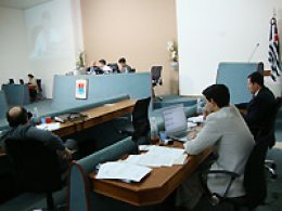 Feriado: Câmara Municipal adia sessão para terça-feira
