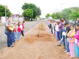 Crianças do Cmei Tóquio fazem projeto “Mais Verde”