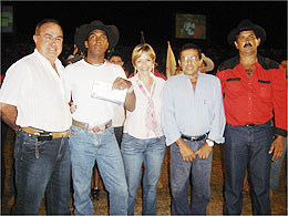 Avanhandava: Locutores “Pratas da Casa” fazem sucesso na Festa do Peão