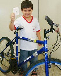 Mais uma bicicleta é sorteada na campanha de decoração natalina