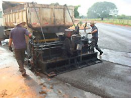 Asfalto chega na rua Avelino Bilche Filho