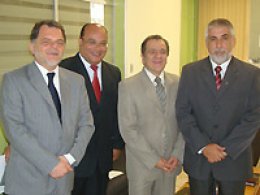 Hugo, Mauro Bragato e João Luís fazem pedidos na Secretaria de Saúde