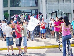 Fiéis participam de ‘Marcha pra Jesus’