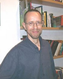 Oficina de criação literária com o escritor Nelson de Oliveira