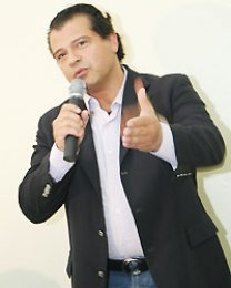 Tirso Meirelles arremata melhor animal em leilão