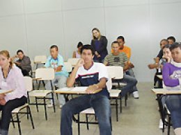 CRAS prepara jovens para o mercado de trabalho