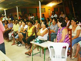Moradias resgatadas pela Emurpe são entregues durante solenidade