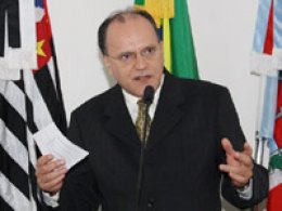 Zeca Monteiro propõe notificação para limpeza de terrenos