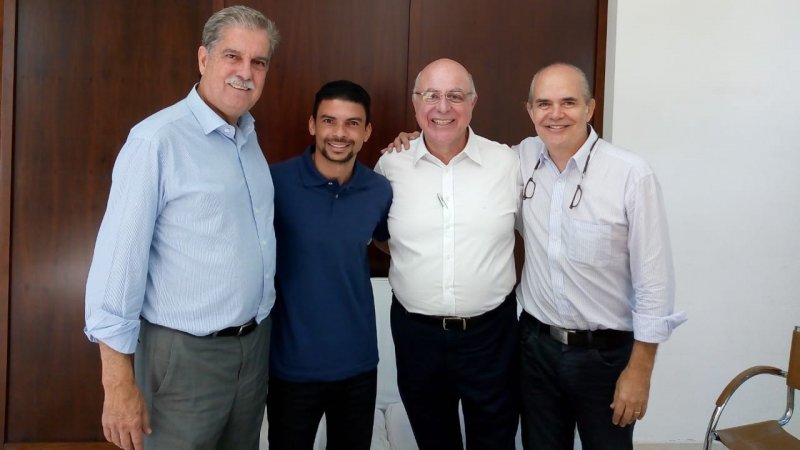 Roberto Egreja recebe Deputado Federal e Secretário da Agricultura