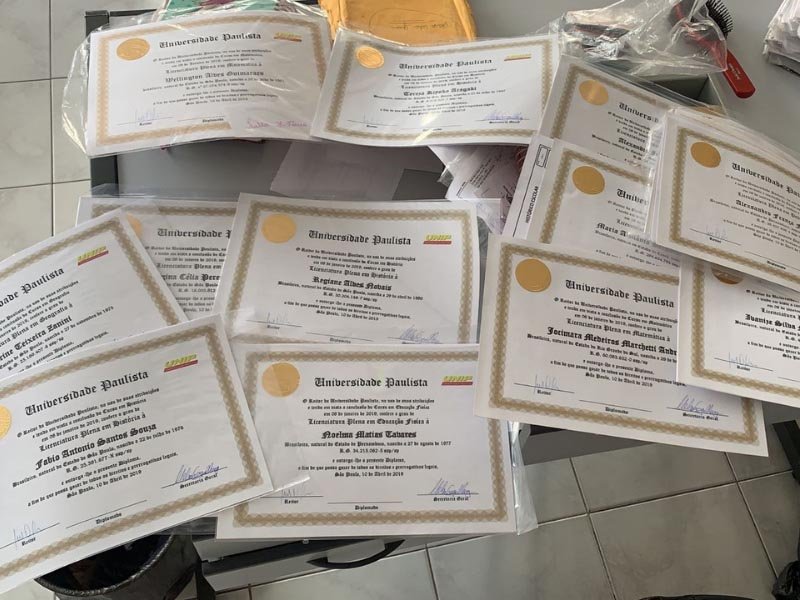 Polícia faz operação contra esquema de diplomas falsos