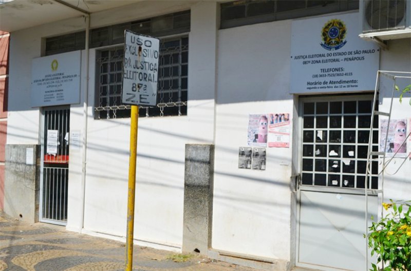 Jovens que completaram 15 anos podem tirar o  título de eleitor