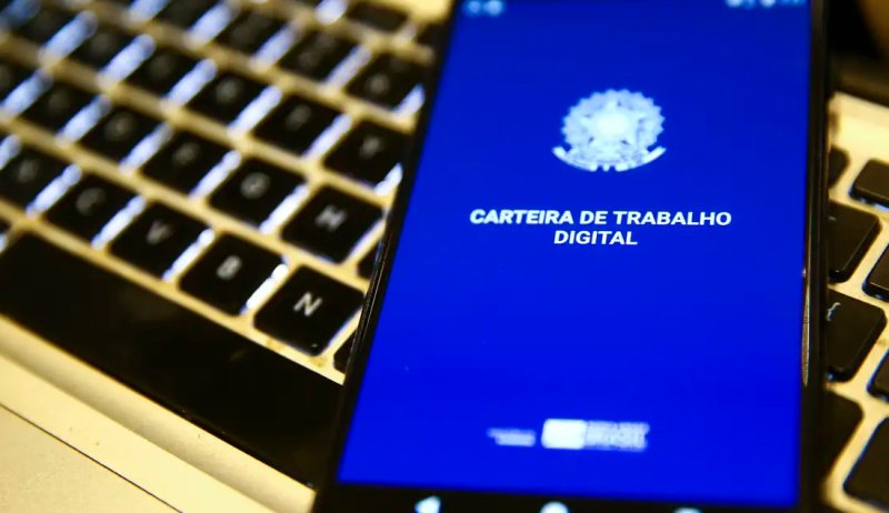 Brasil registra mais de 244 mil empregos formais em março