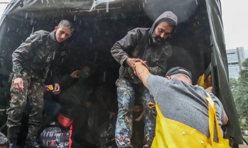 Número de mortes por enchentes no RS aumenta para 176