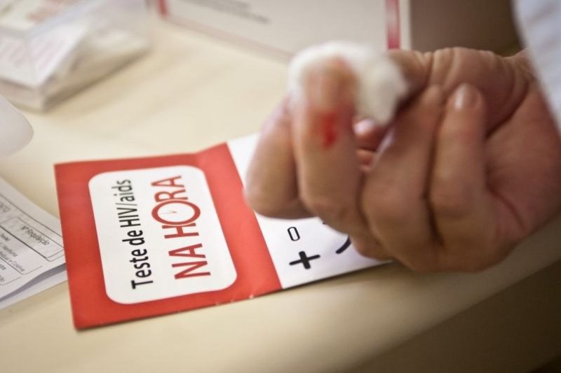 Tempo de vida de pessoas com Aids mais que dobra no Brasil