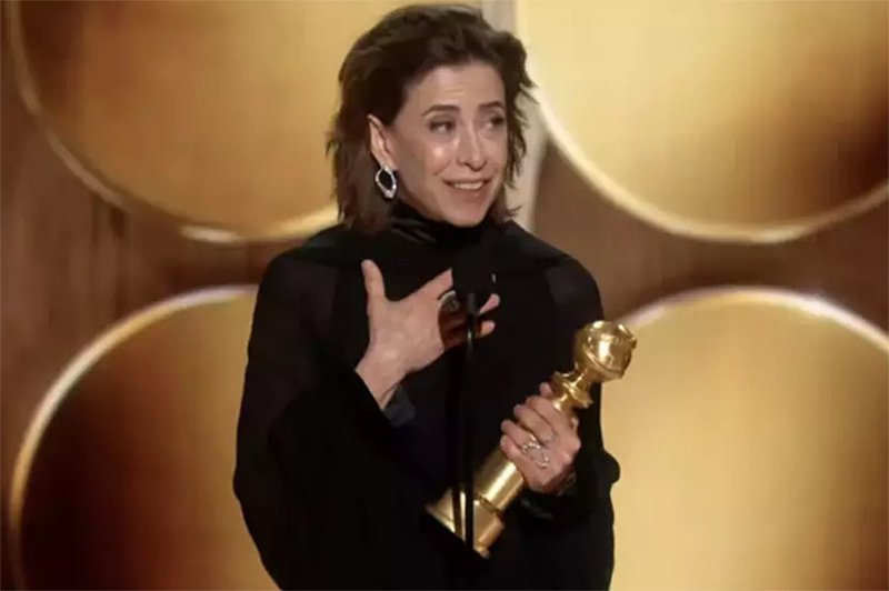 Fernanda Torres vence o Globo de Ouro de melhor atriz