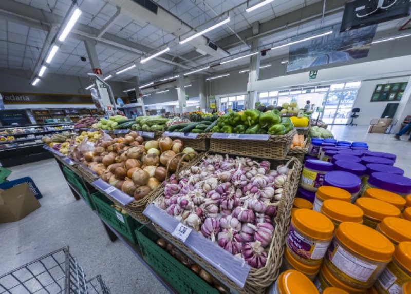 Preços dos alimentos cairão mais nas próximas semanas, diz ministro
