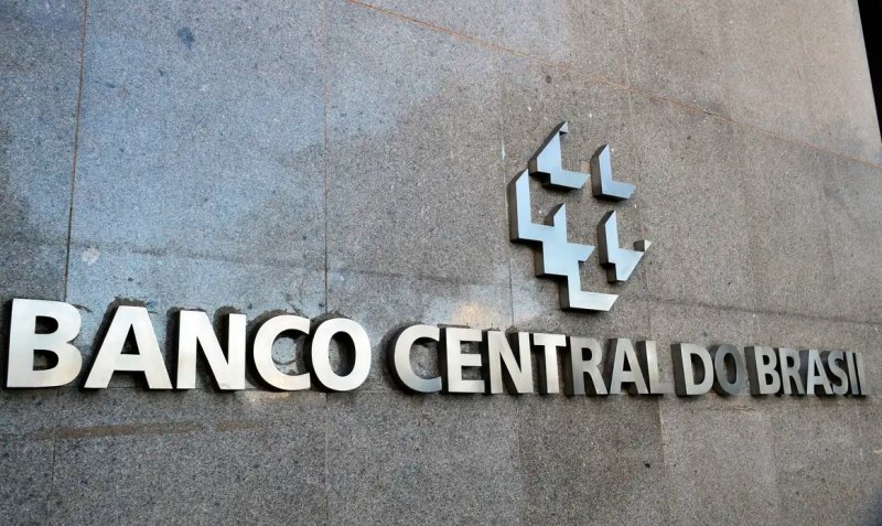 BC diz que Selic deve ser mantida em 15% por período prolongado