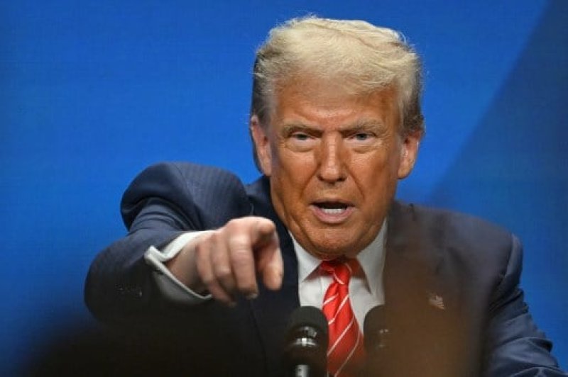 Trump ameaça países que se alinhem ao Brics com tarifa de 10%