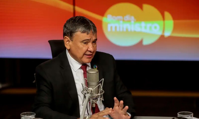 Tarifaço pode desequilibrar mercado interno no Brasil, alerta ministro