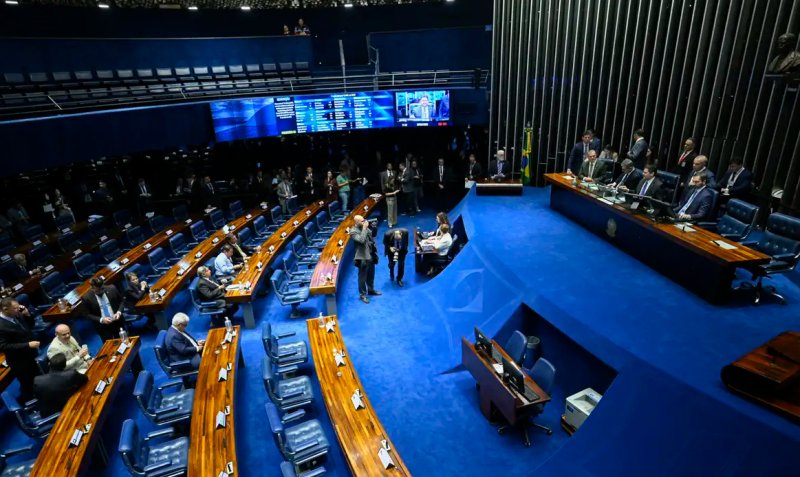 Senado aprova isenção de IR para quem ganha até dois salários-mínimos