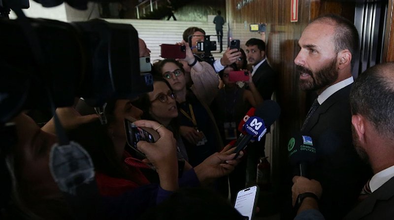 Por unanimidade, STF torna Eduardo Bolsonaro réu por atuação nos EUA