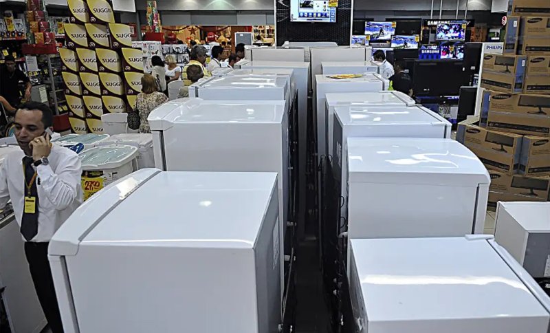 Vendas no comércio voltam a ganhar fôlego e crescem 0,5% em outubro