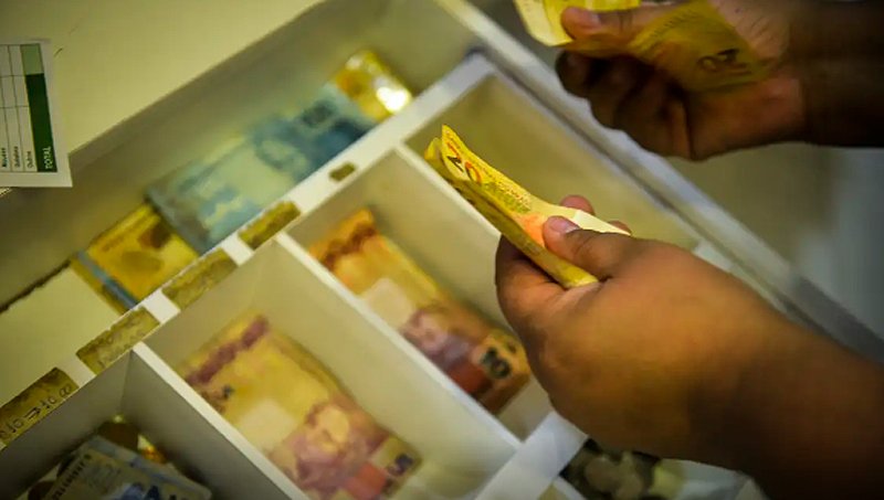 Caixa começa a pagar saldo do FGTS retido pelo saque-aniversário