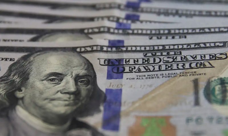 Dólar cai para R$ 5,36 com desaceleração do emprego nos EUA