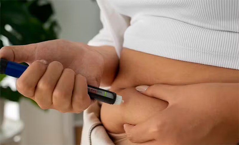 Quantos quilos se ganha após parar com canetas emagrecedoras?