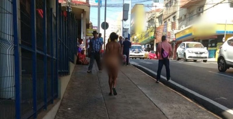 Mulher é flagrada nua na região central de Rio Preto