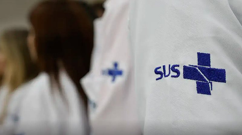 Março Azul: exames para rastrear câncer de intestino triplicam no SUS