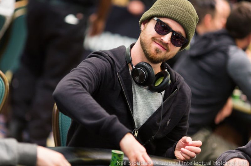 Poker conquista famosos e modalidade ganha cada vez mais adeptos no país