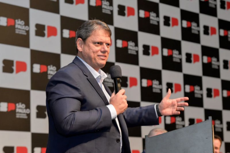 Governo de SP: Pesquisa aponta Tarcísio à frente de Haddad: 45,6% contra 34,1%
