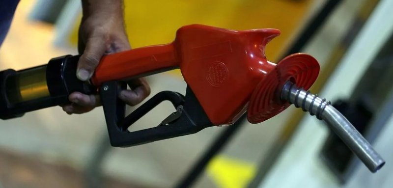 Petrobras eleva preço da gasolina em 2,5%