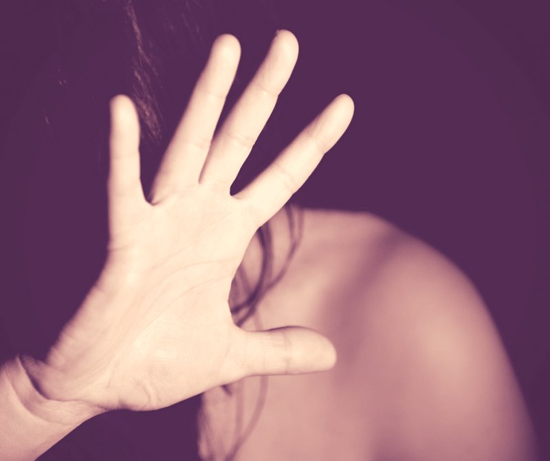 Marido é denunciado por impor multas dentro de casa para 