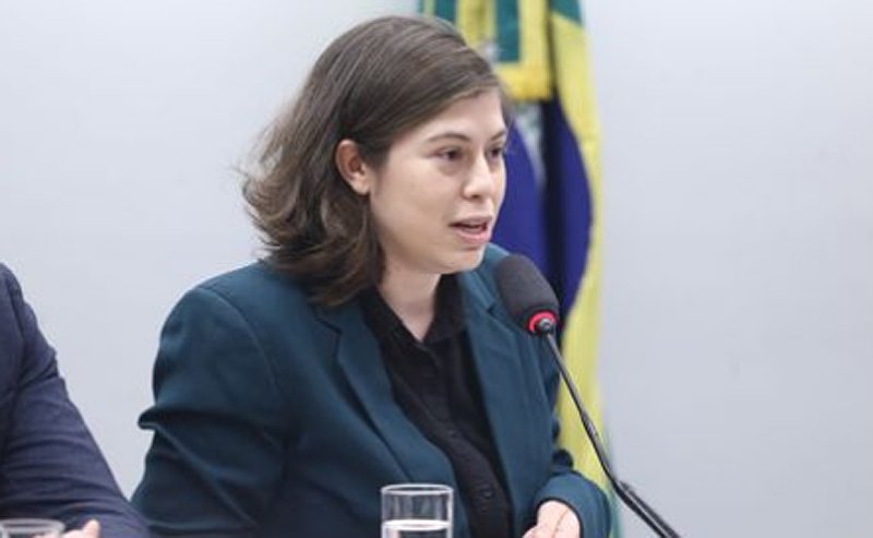 Avanço da IA corrói financiamento do jornalismo profissional no Brasil
