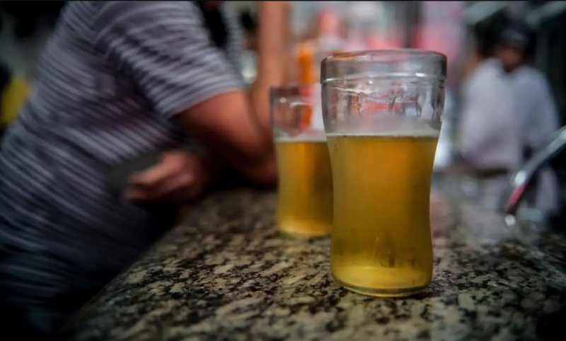 Álcool e cigarro podem causar cegueira, alertam especialistas