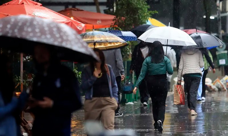 Centro-Oeste e Sudeste do país têm chuva com rajadas de vento
