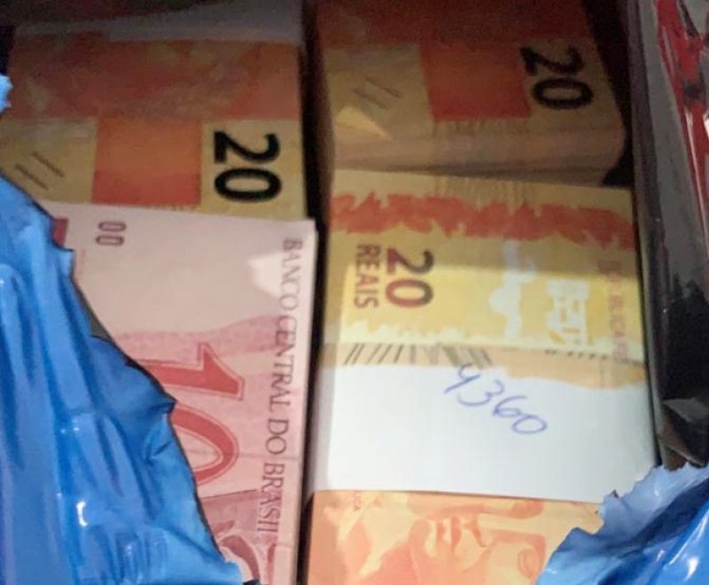 Região: Homem é preso com R$ 20 mil em notas falsas
