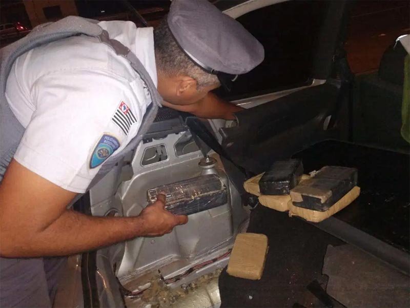 Região: Estudantes de medicina são presos com carro recheado de drogas