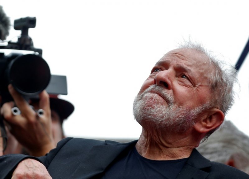 TRF-4 mantém condenação e aumenta pena de Lula no caso do sítio de Atibaia